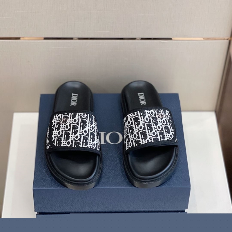 ch**an D*or slippers